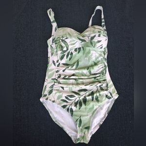 Nip Tuck Oasis Green Joanne Twist Front Women Green Leaf One Pc Swimsuit Sz 4